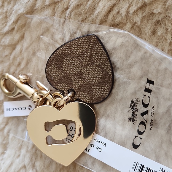 NWT Coach Gold Brown Sig Heart Key Ring or Bag Charm 🔑💛🎁 - Picture 4 of 13